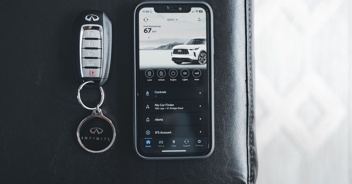Nissan car key fob — Downtown Locksmith Chicago