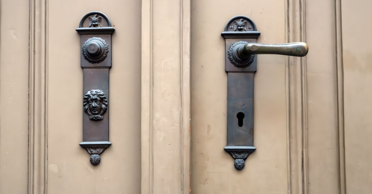 Mortise Lock vs. Door Knob Lock: Which Is Right for Your Door? — Downtown Locksmith Chicago