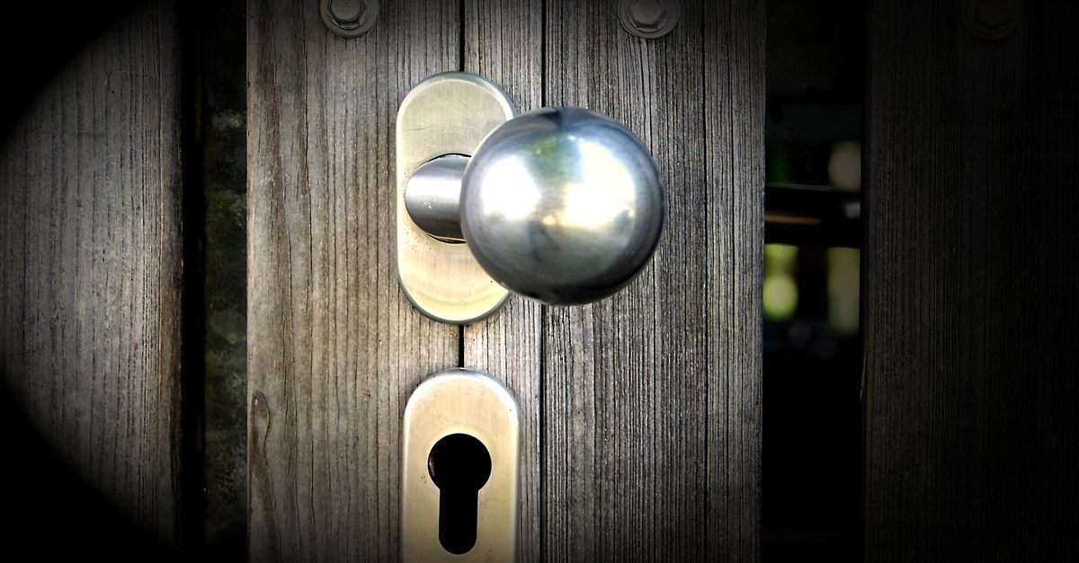 front door lock key — Downtown Locksmith Chicago