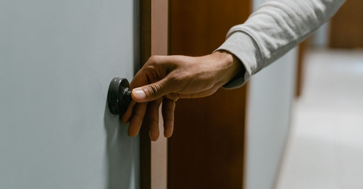 deadbolt installation — Downtown Locksmith Chicago